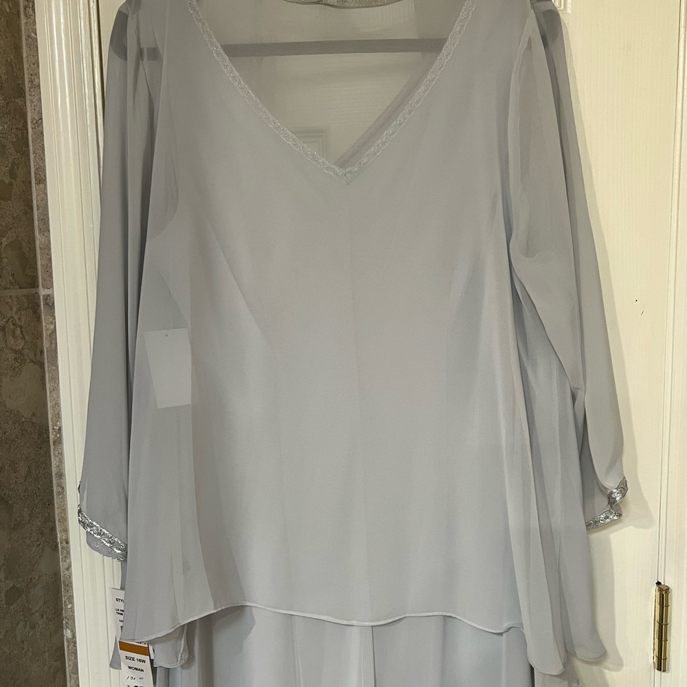 SLNY Silver Layered Wedding Dress - Picture 10 of 13